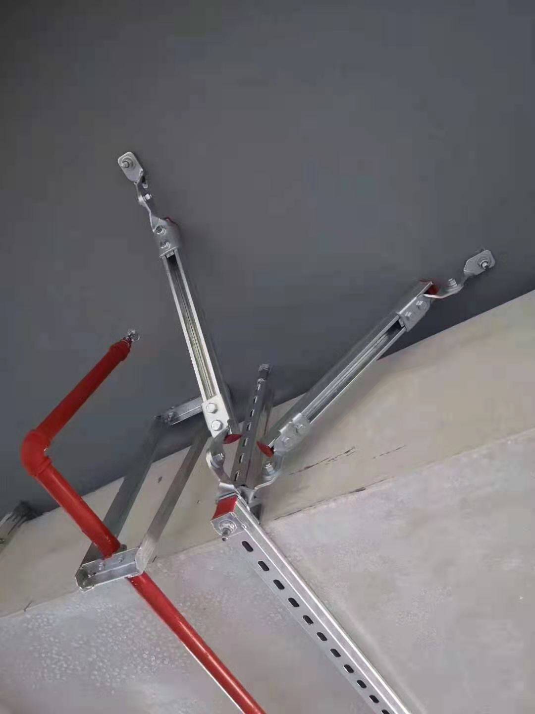 抗震支架六大问题全解析，保证建筑安全的秘密武器如何避免误用？
